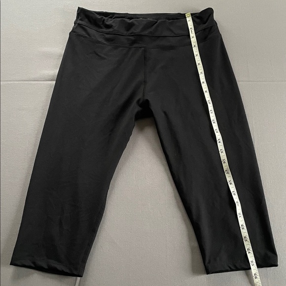 Black Capris Leggings - Picture 3 of 6